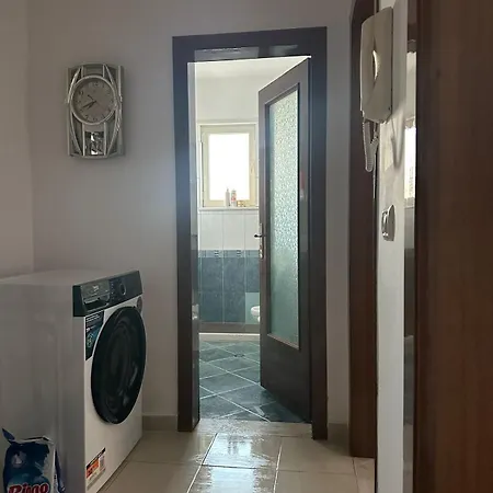 Apartament Freskia ,